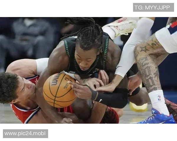 攻防发力!伦纳德开场3次抢断 三分命中后率队轰10-0打停森林狼 攻防发力!伦纳德开场3次抢断 三分命中后率队轰10-0打停森林狼